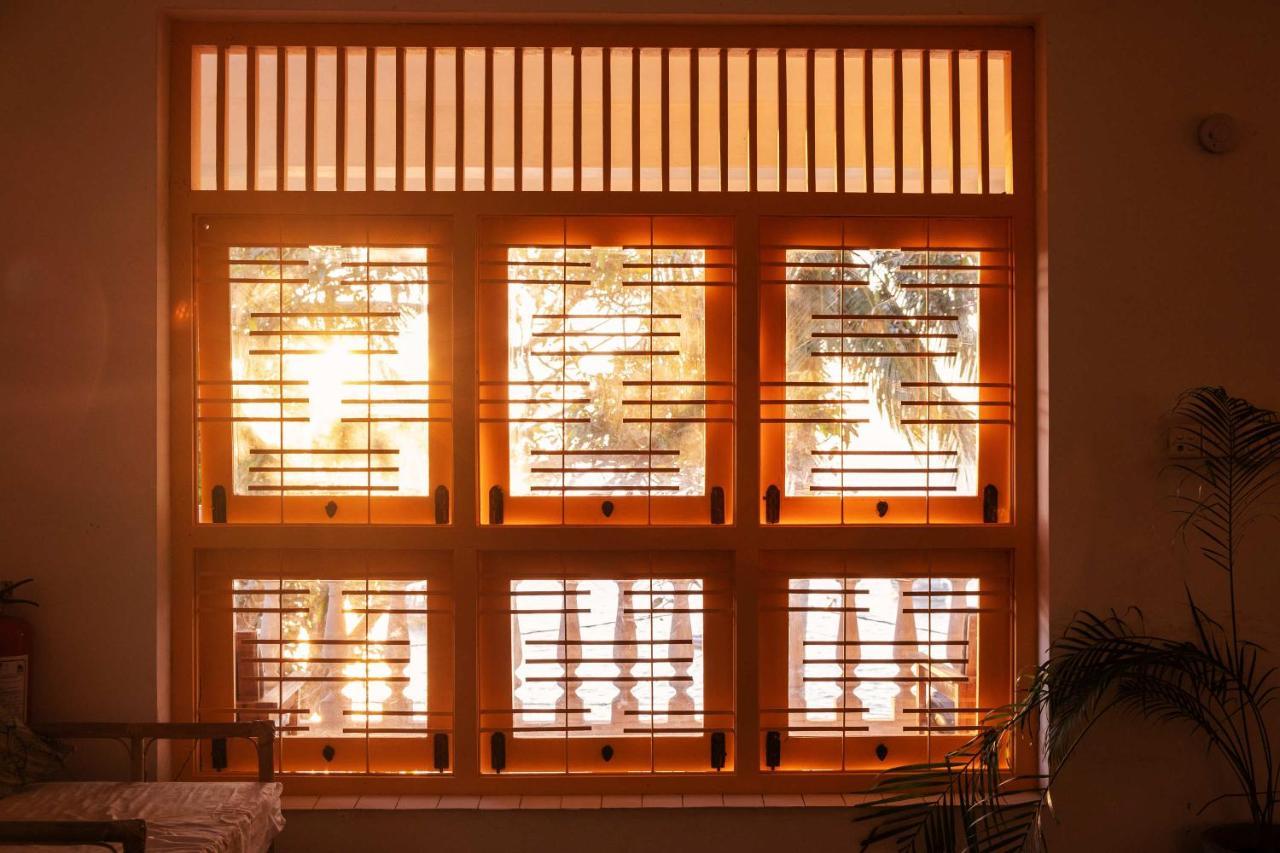 Basecamp Yoga Beach House Weligama Esterno foto