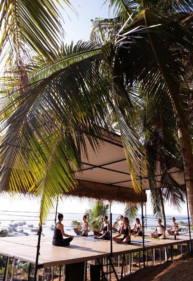 Basecamp Yoga Beach House Weligama Esterno foto