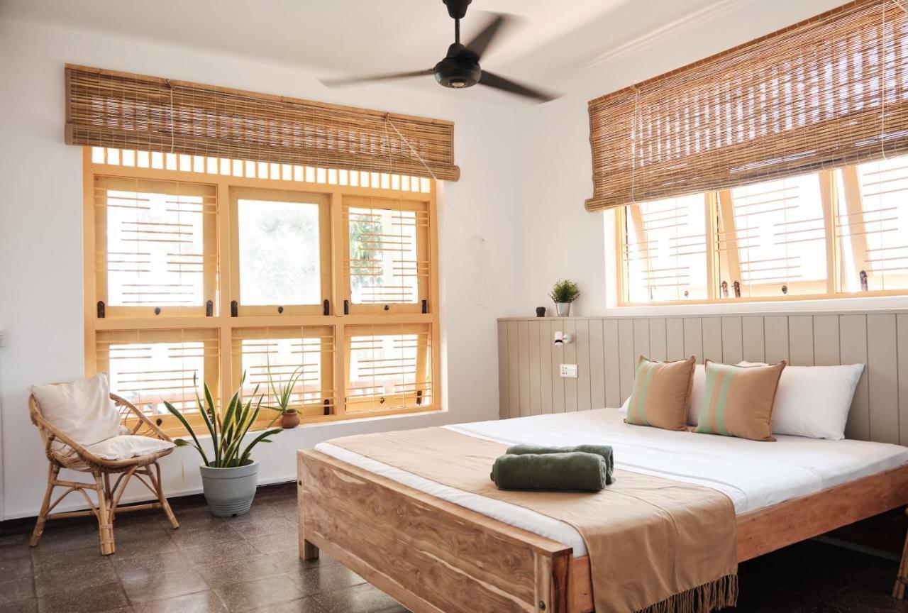 Basecamp Yoga Beach House Weligama Esterno foto