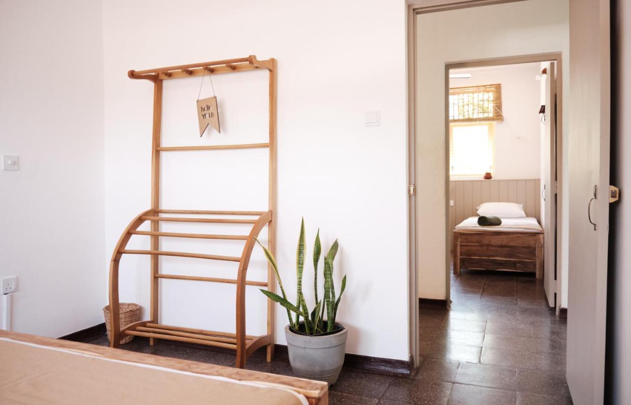 Basecamp Yoga Beach House Weligama Esterno foto